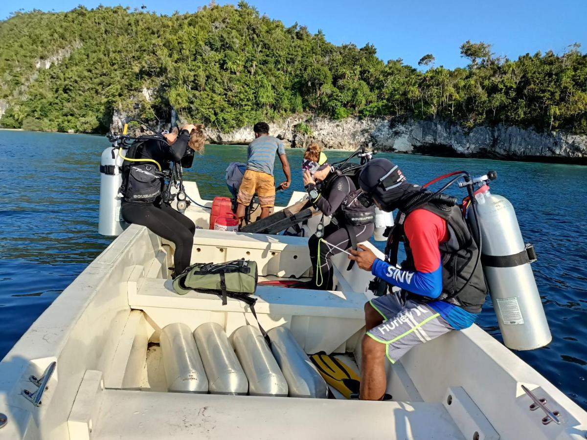 Warahnus Dive Homestay Kri Exterior photo