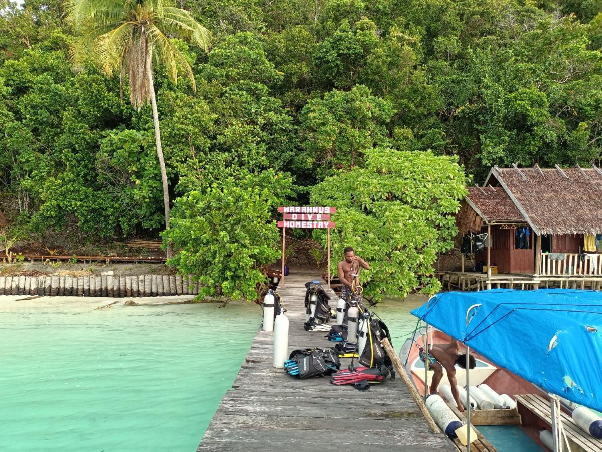 Warahnus Dive Homestay Kri Exterior photo