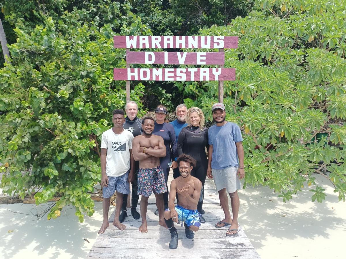 Warahnus Dive Homestay Kri Exterior photo